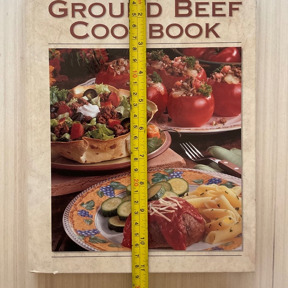 Taste of Home Ground Beef Cookbook. 1999. - Picture 9 of 12